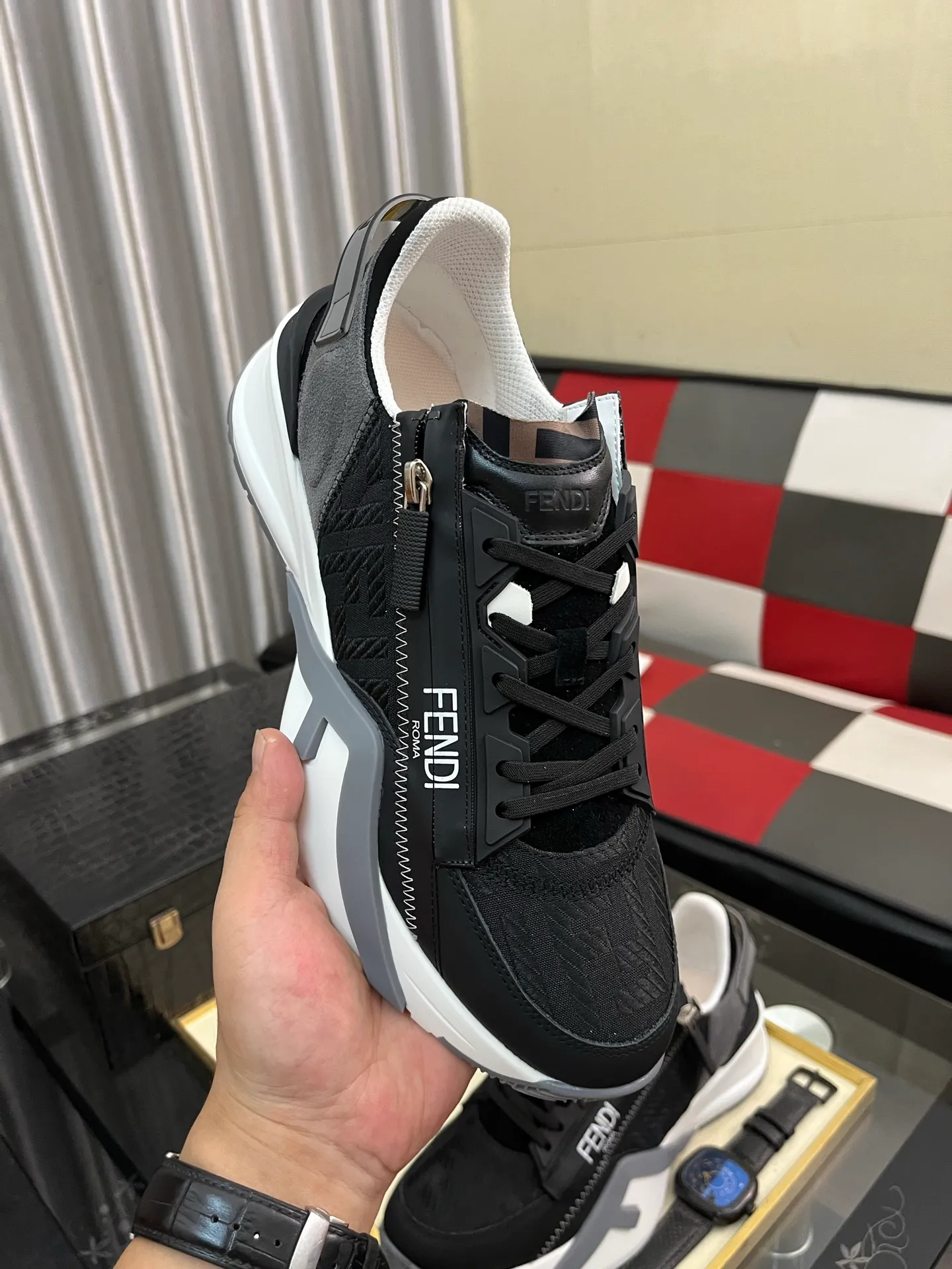 Men's men's shoes 💰540⌚️⌚️ FEND* — Fendi Flow men's casual sneakers, with elastic straps, side zippers, and corrugated soles engraved with F. Embossed Fendi Flow lettering on the heel. Made of technical fabric and a mix of blue and genuine leather. Decorated with Lycra® details. FF graphic tongue. Ultra-light and wear-resistant EVA sole. Code number: 38-44
